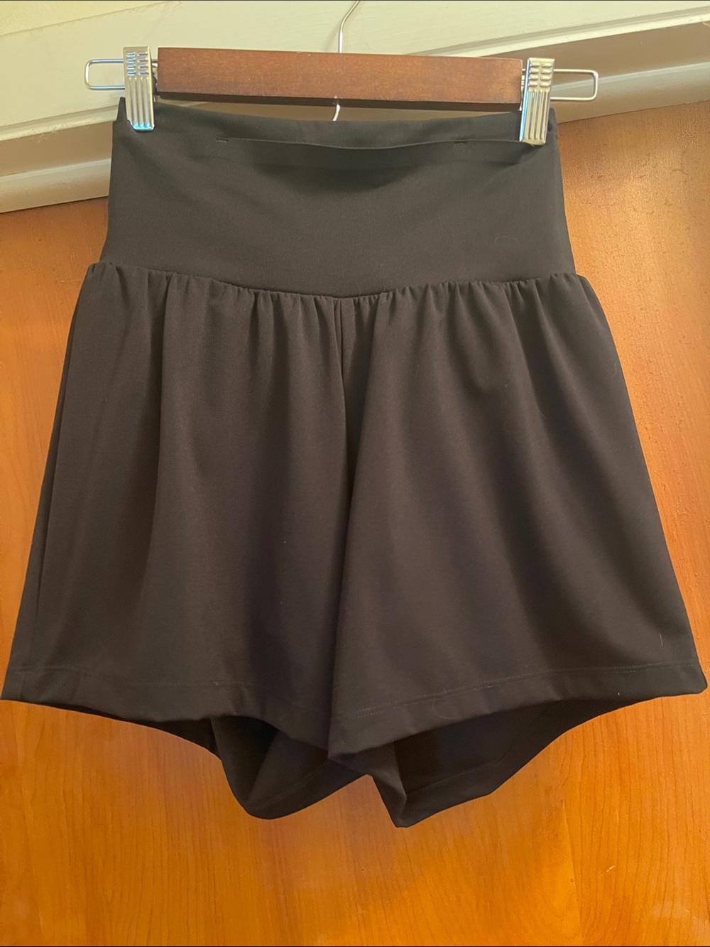 HALARA Black High-Waist Skort Shorts